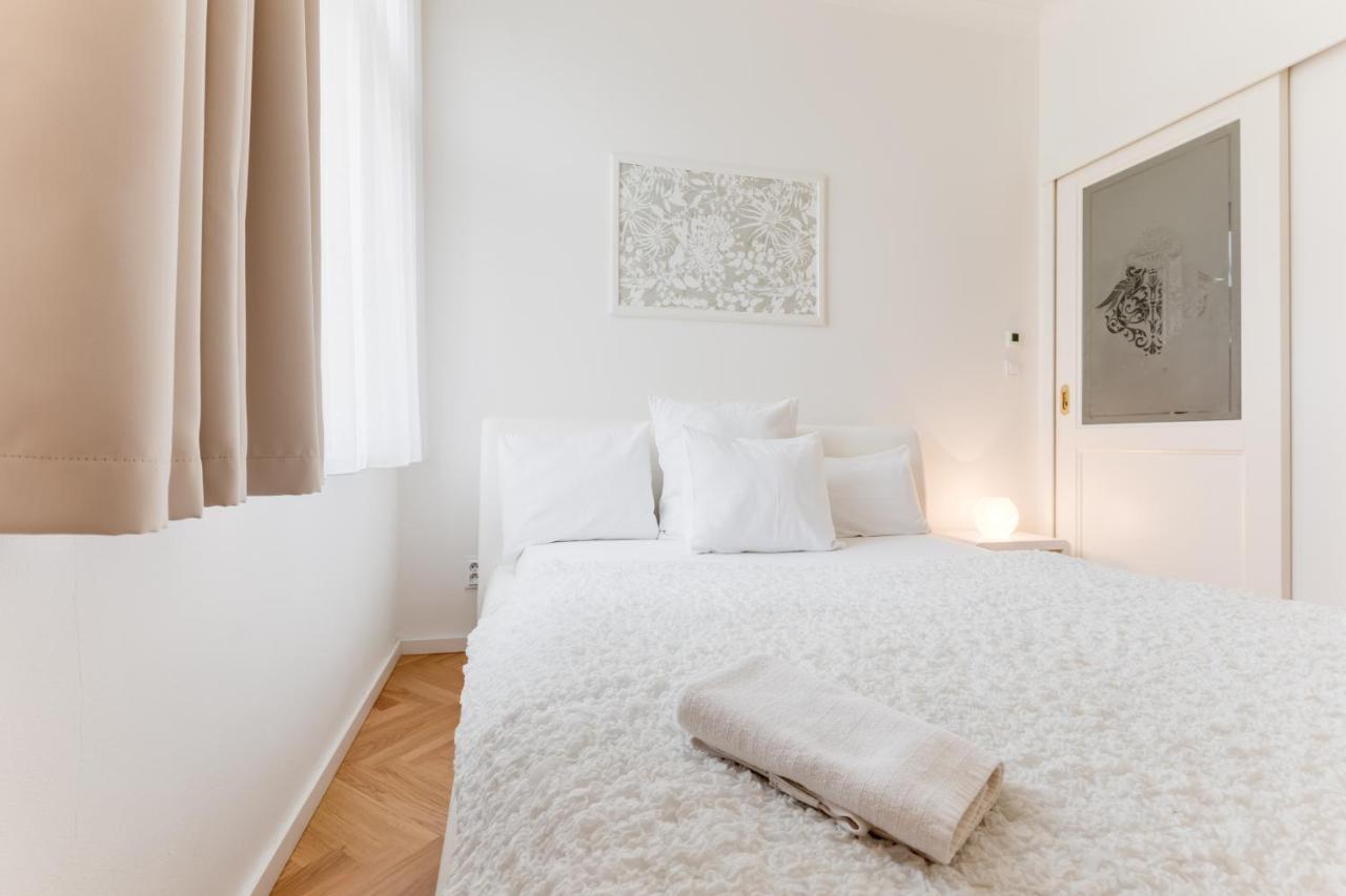Friendly Apartments In Prága Kültér fotó