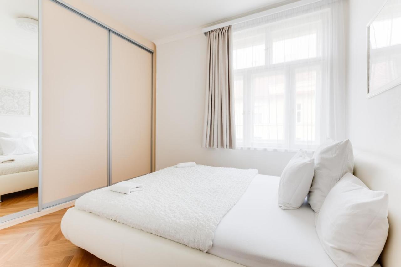 Friendly Apartments In Prága Kültér fotó