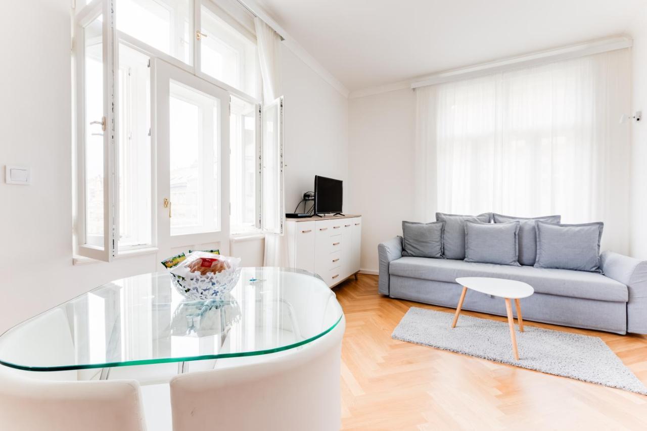Friendly Apartments In Prága Kültér fotó